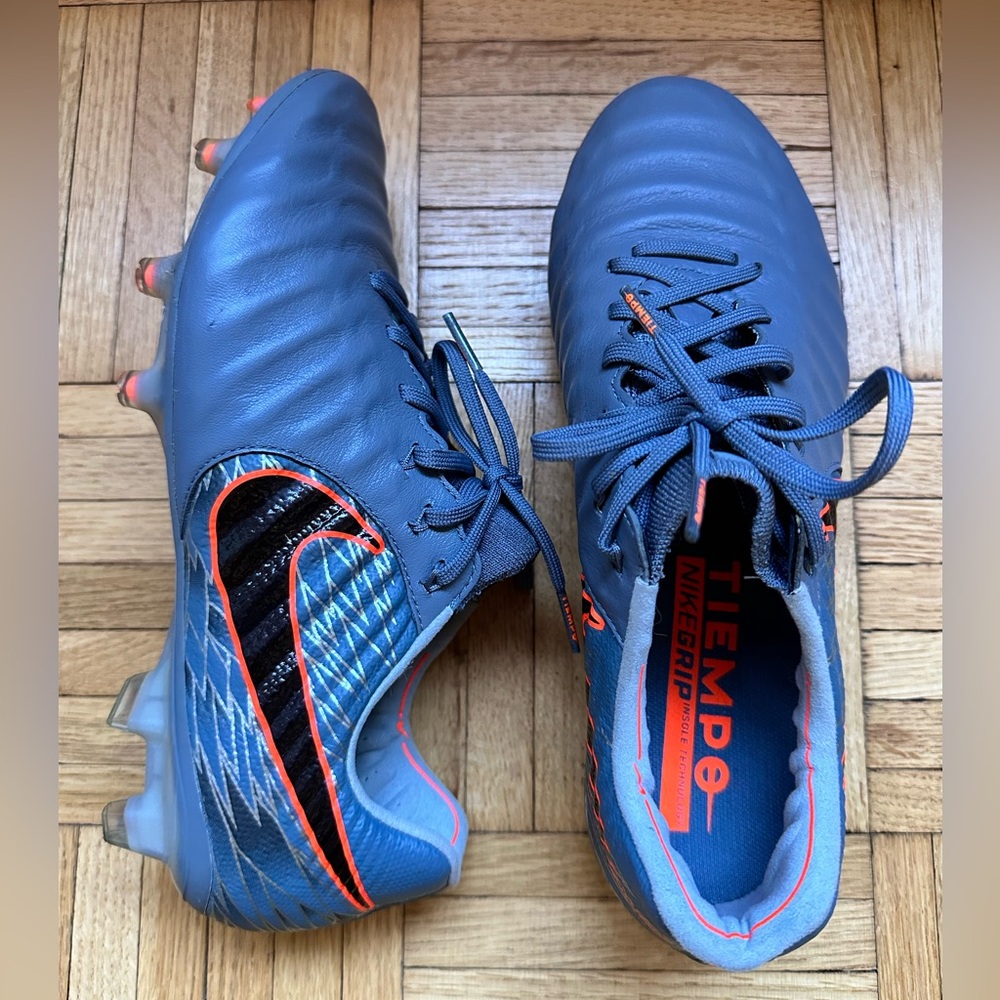 Nike Tiempo Flyknit ACC Soccer Cleats. US 7 mens, 8.5 women’s, color blue/grey